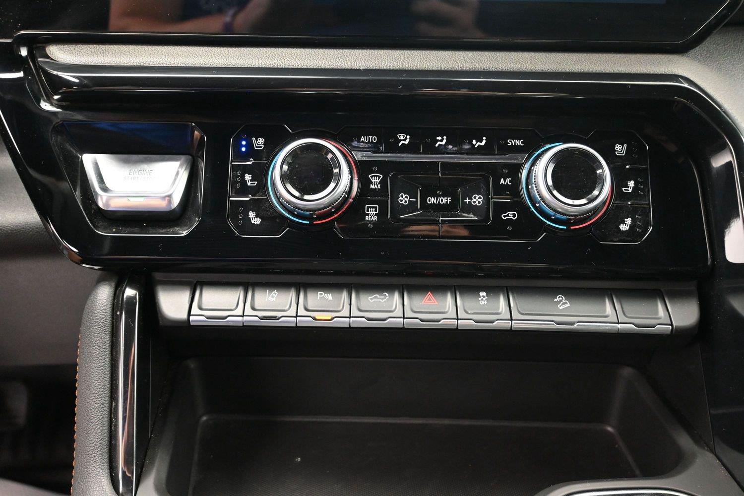 Used 2025 Onyx Black GMC AT4 image 35