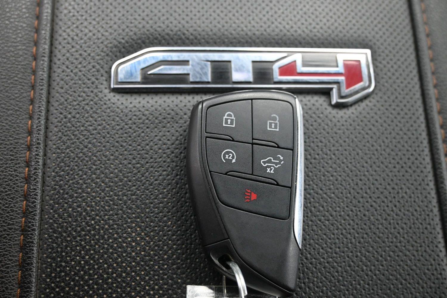 Used 2025 Onyx Black GMC AT4 image 38