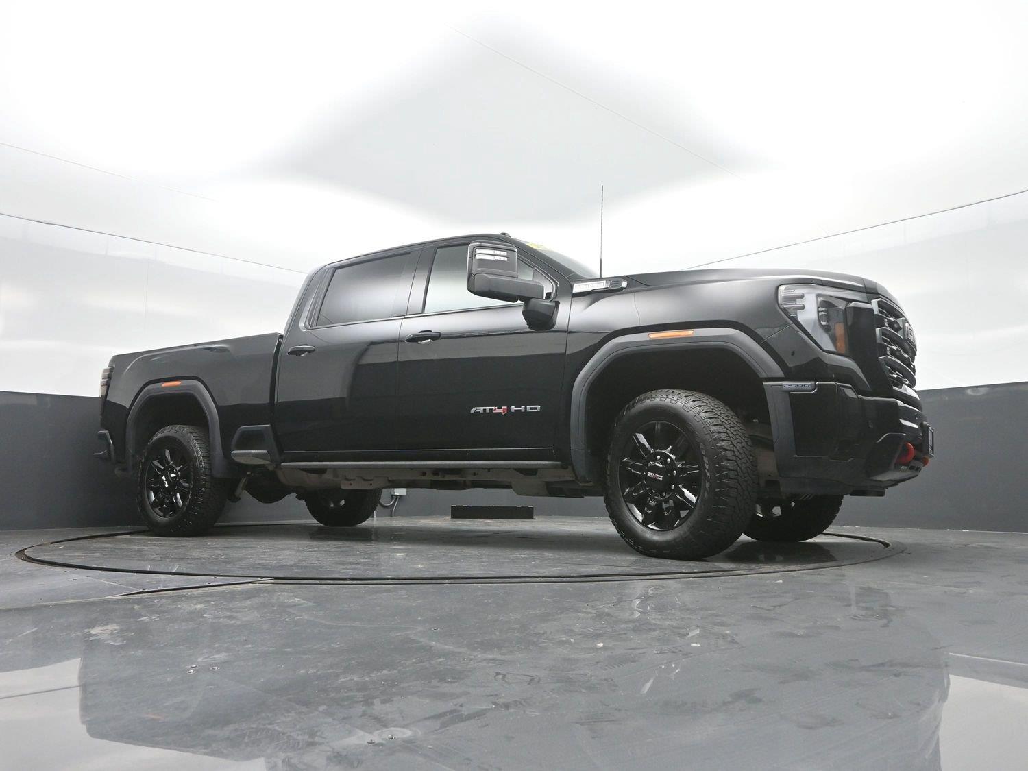 Used 2025 Onyx Black GMC AT4 image 41