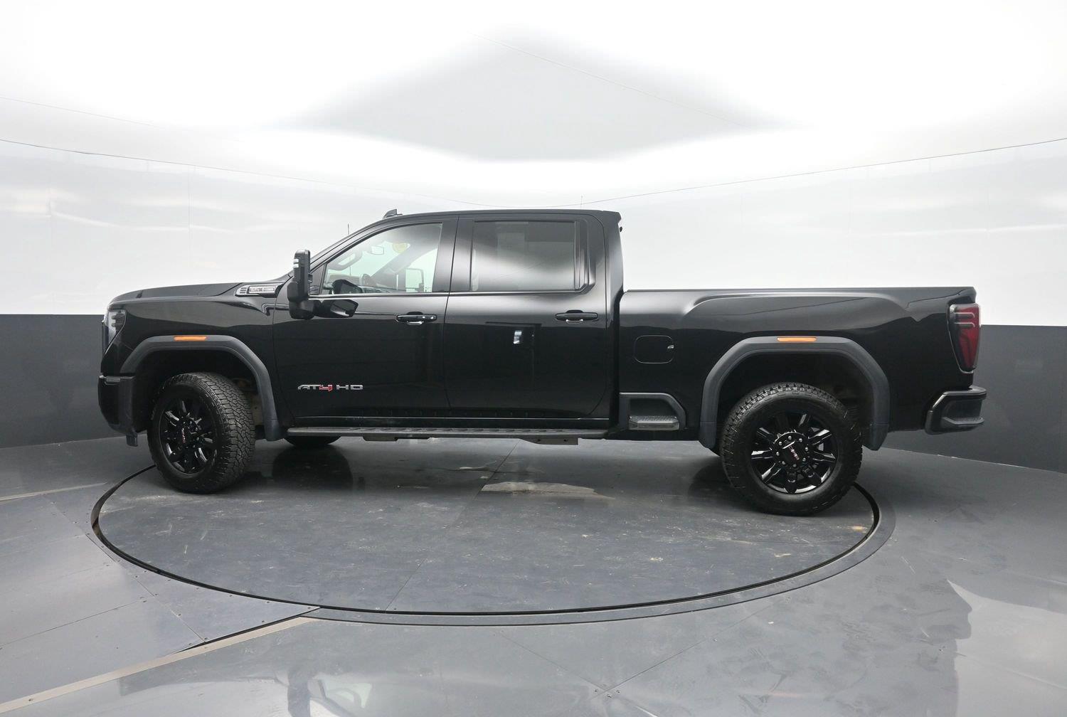 Used 2025 Onyx Black GMC AT4 image 46