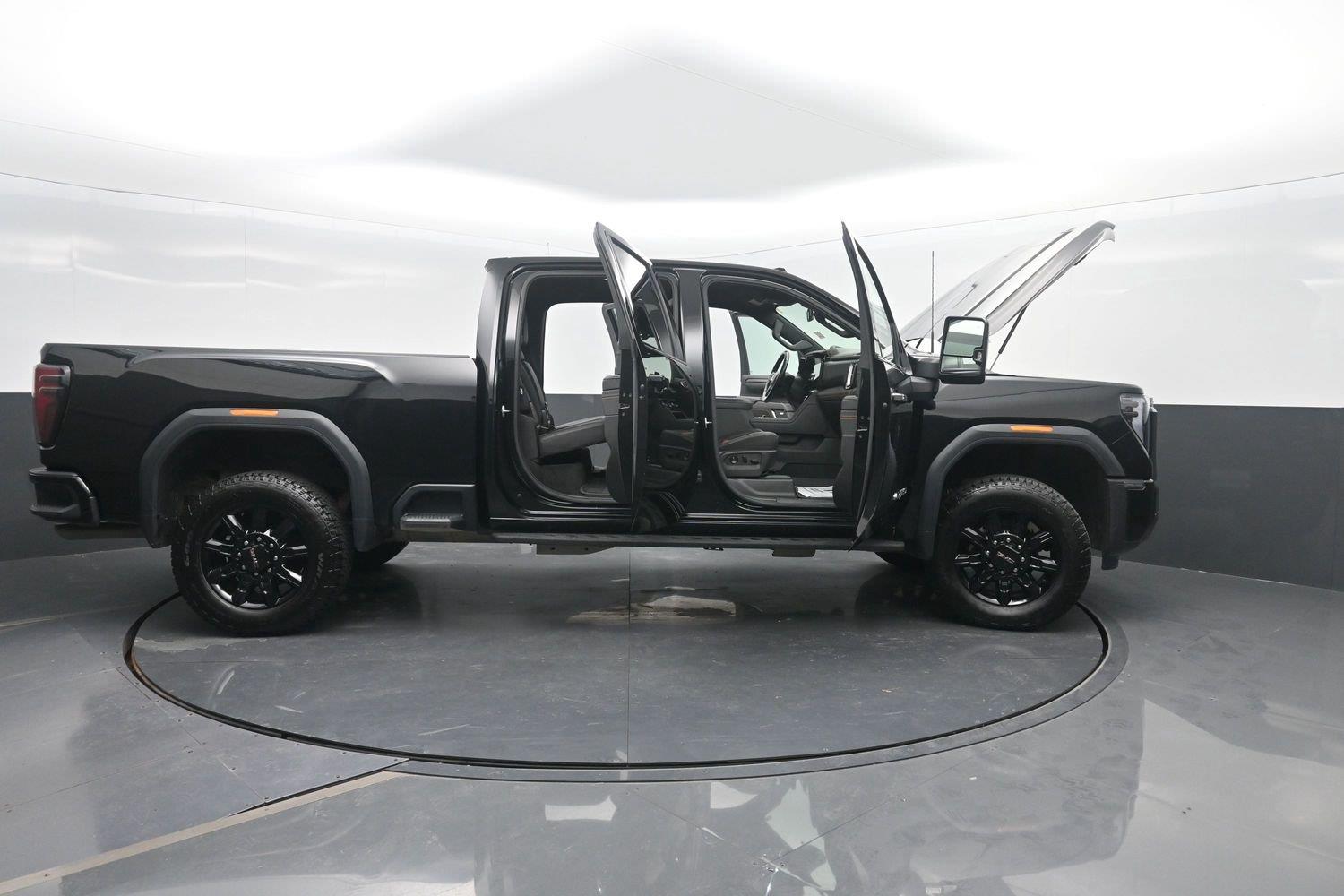 Used 2025 Onyx Black GMC AT4 image 53