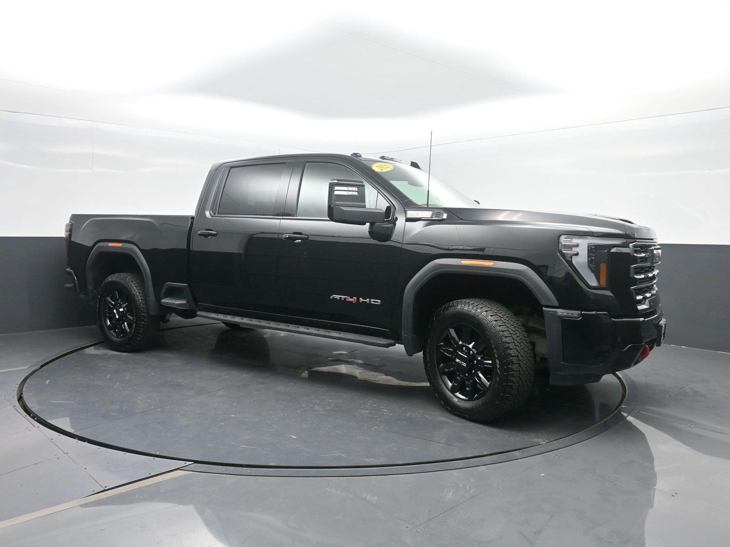 Used 2025 Onyx Black GMC AT4 image 4