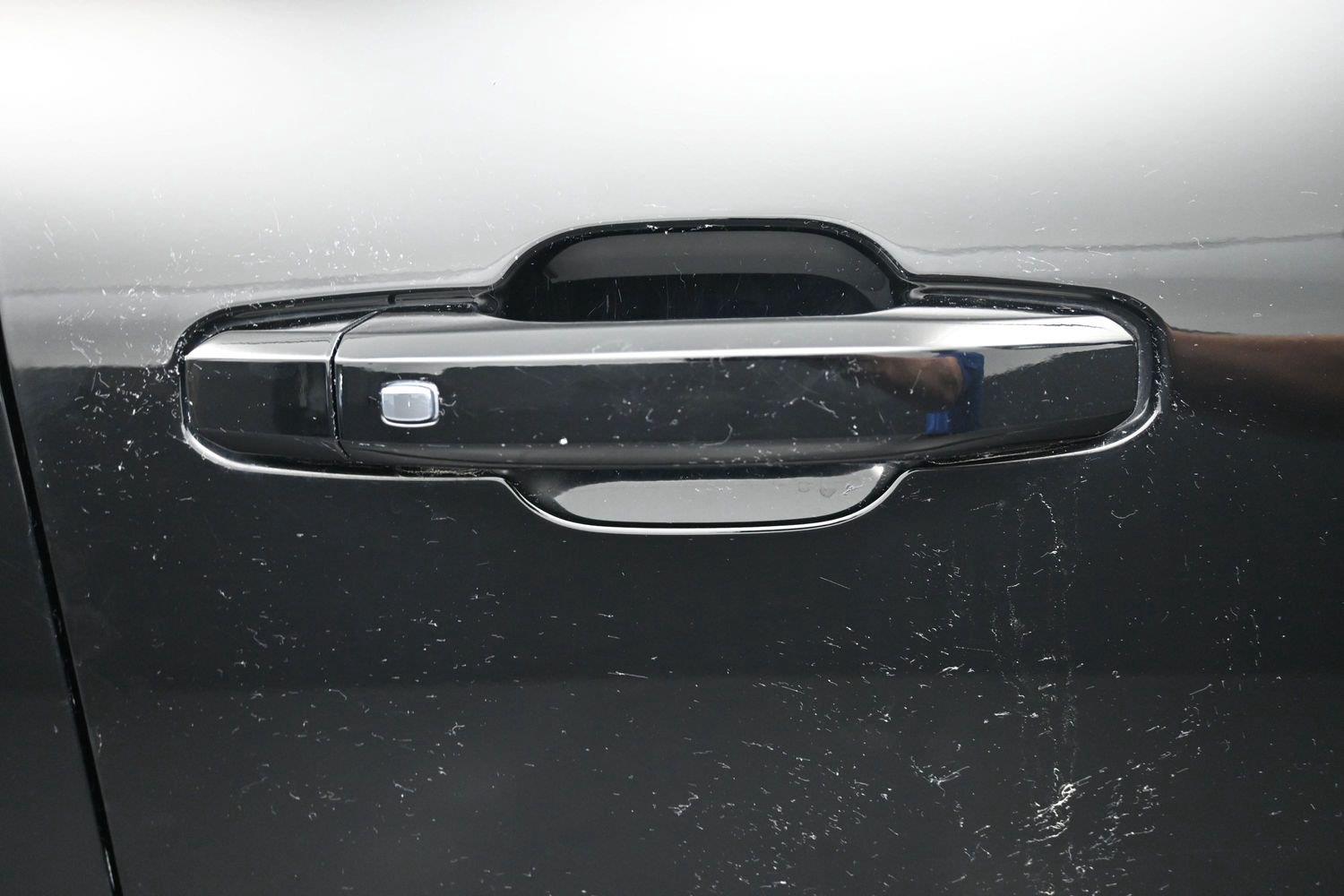 Used 2025 Onyx Black GMC AT4 image 8