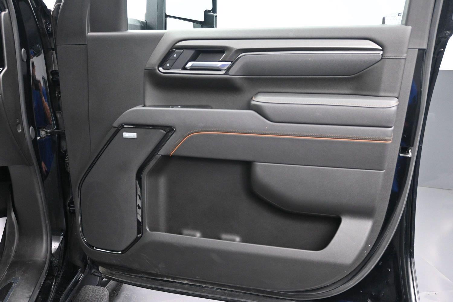 Used 2025 Onyx Black GMC AT4 image 10