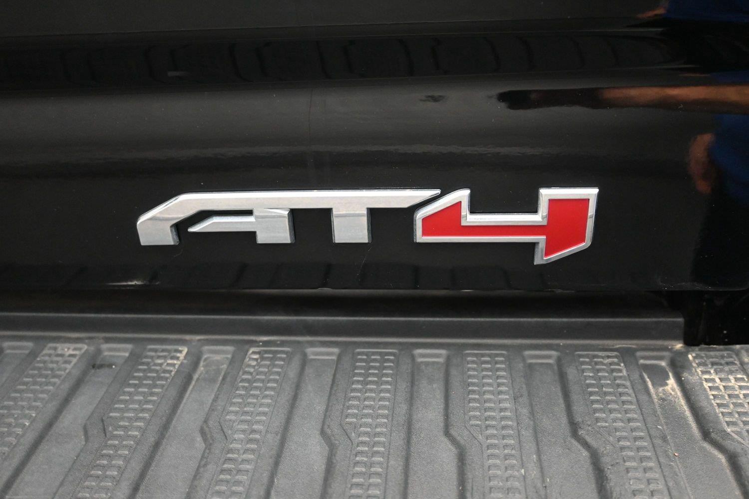 Used 2025 Onyx Black GMC AT4 image 17