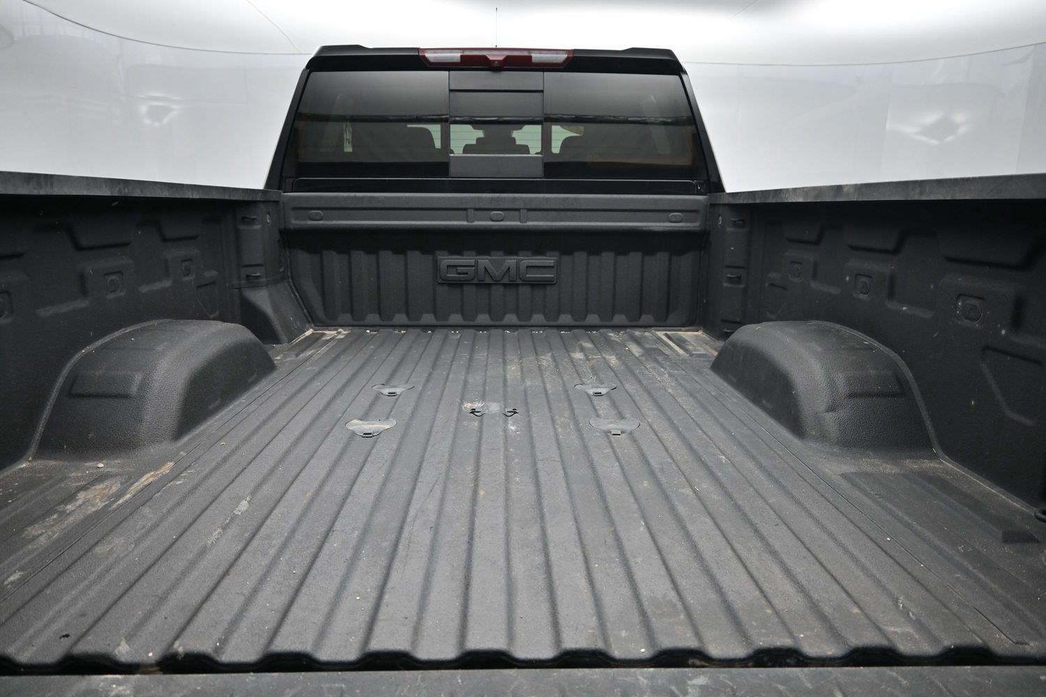Used 2025 Onyx Black GMC AT4 image 18