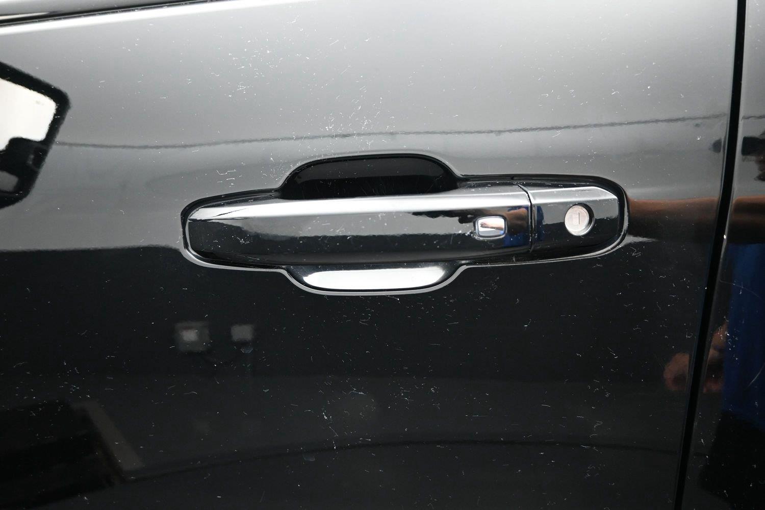 Used 2025 Onyx Black GMC AT4 image 21