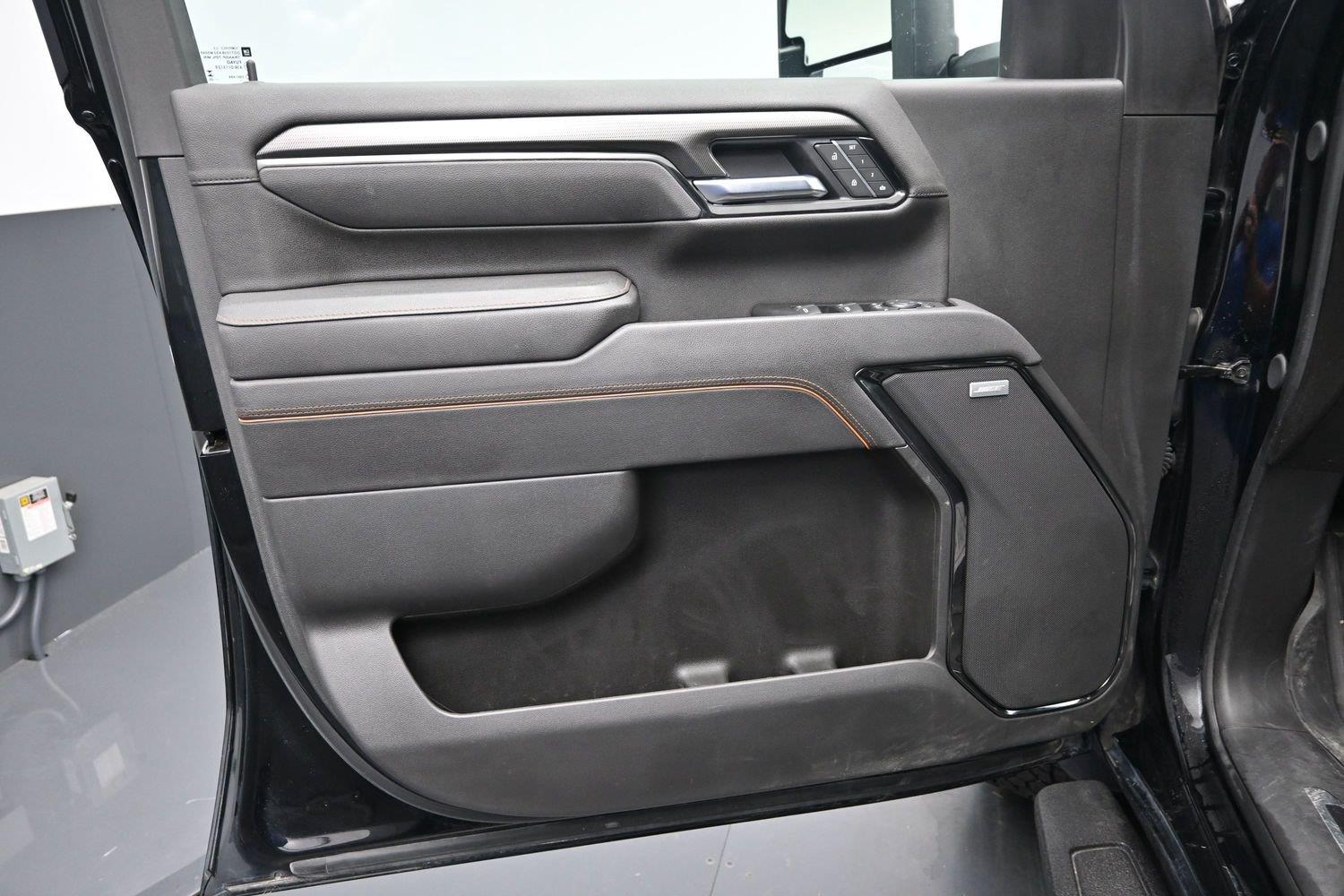 Used 2025 Onyx Black GMC AT4 image 23