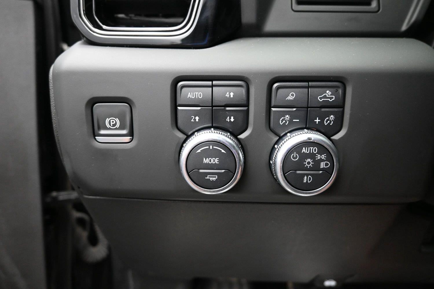 Used 2025 Onyx Black GMC AT4 image 27