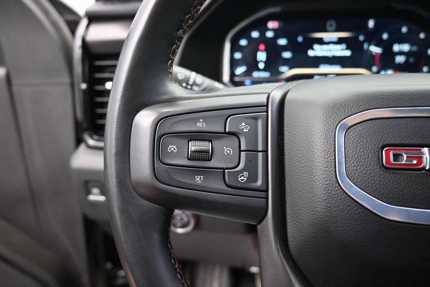 Used 2025 Onyx Black GMC AT4 image 29