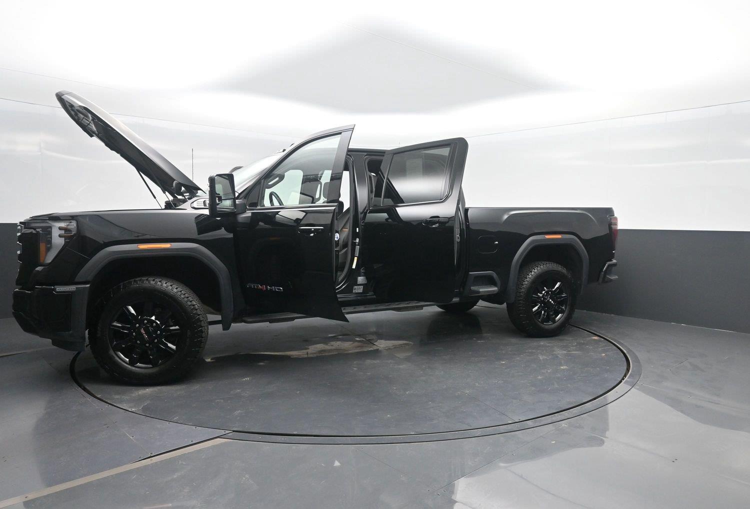 Used 2025 Onyx Black GMC AT4 image 54