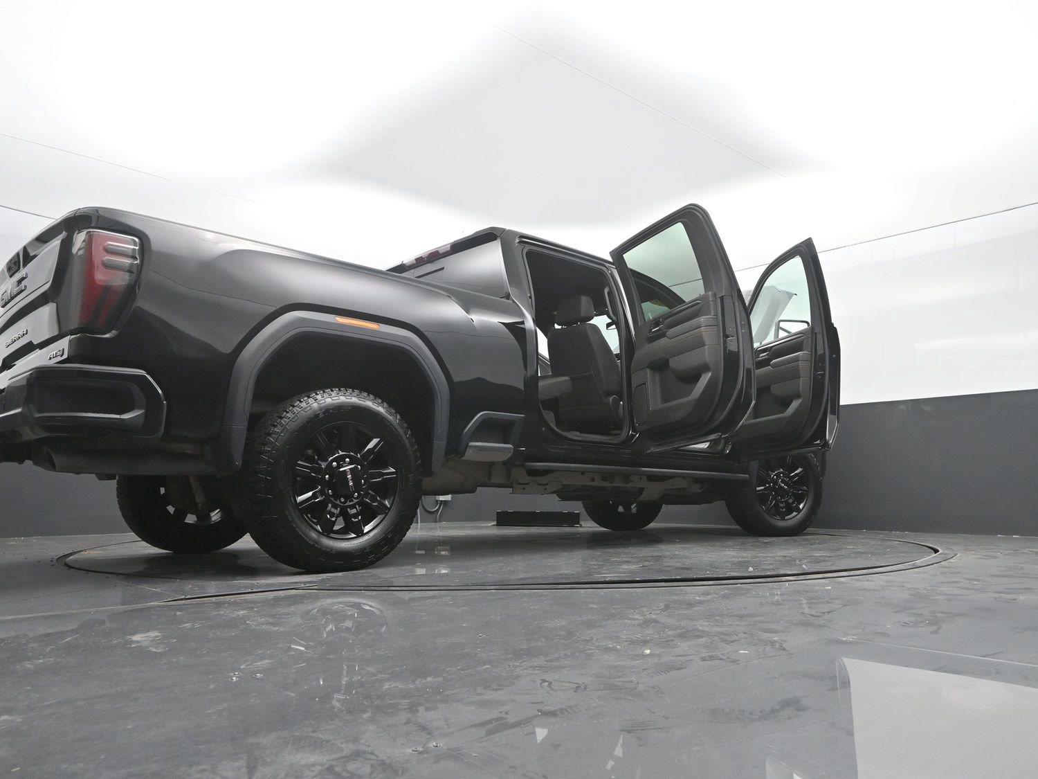 Used 2025 Onyx Black GMC AT4 image 55
