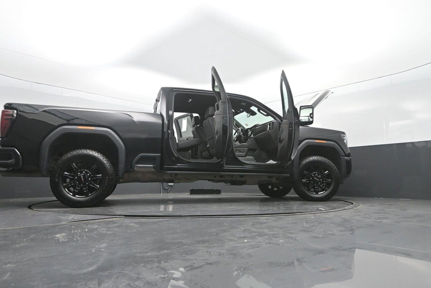 Used 2025 Onyx Black GMC AT4 image 57