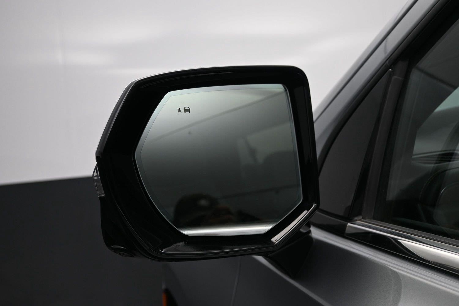 Used 2024 Sterling Gray Metallic Chevrolet Premier image 23