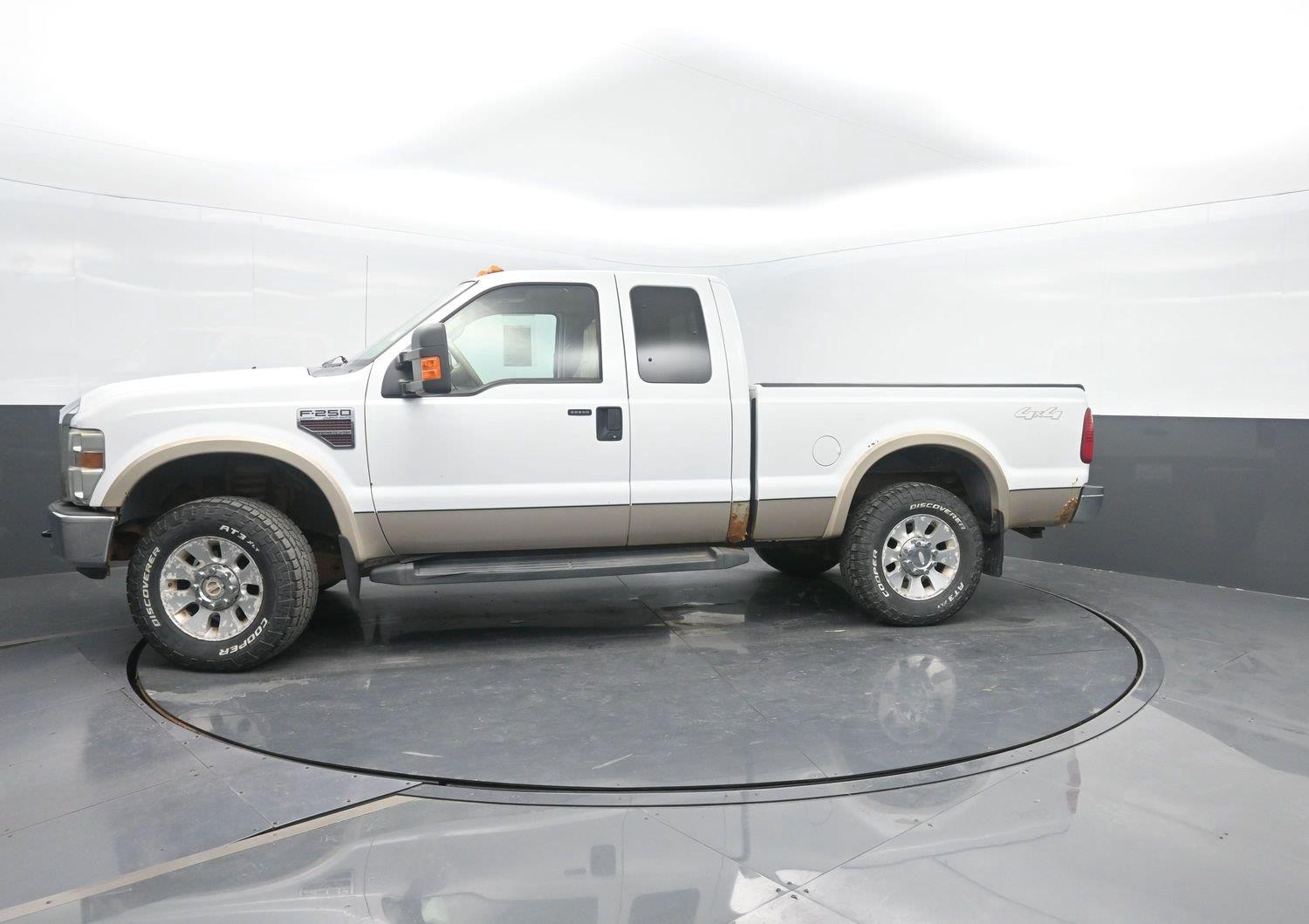 Used 2008 Oxford White Clearcoat Ford Lariat image 2