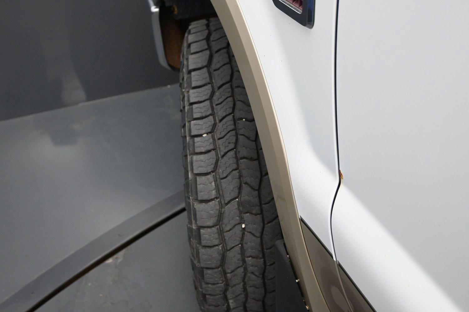 Used 2008 Oxford White Clearcoat Ford Lariat image 6