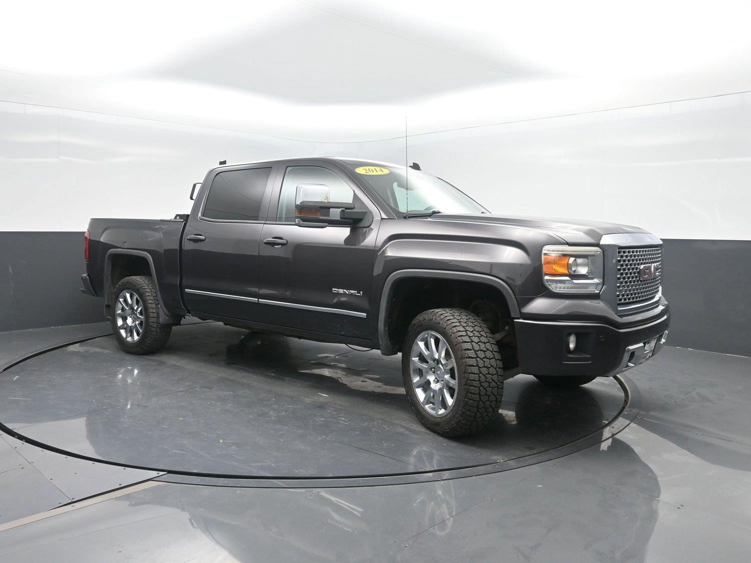 Used 2014 Iridium Metallic GMC Denali image 4