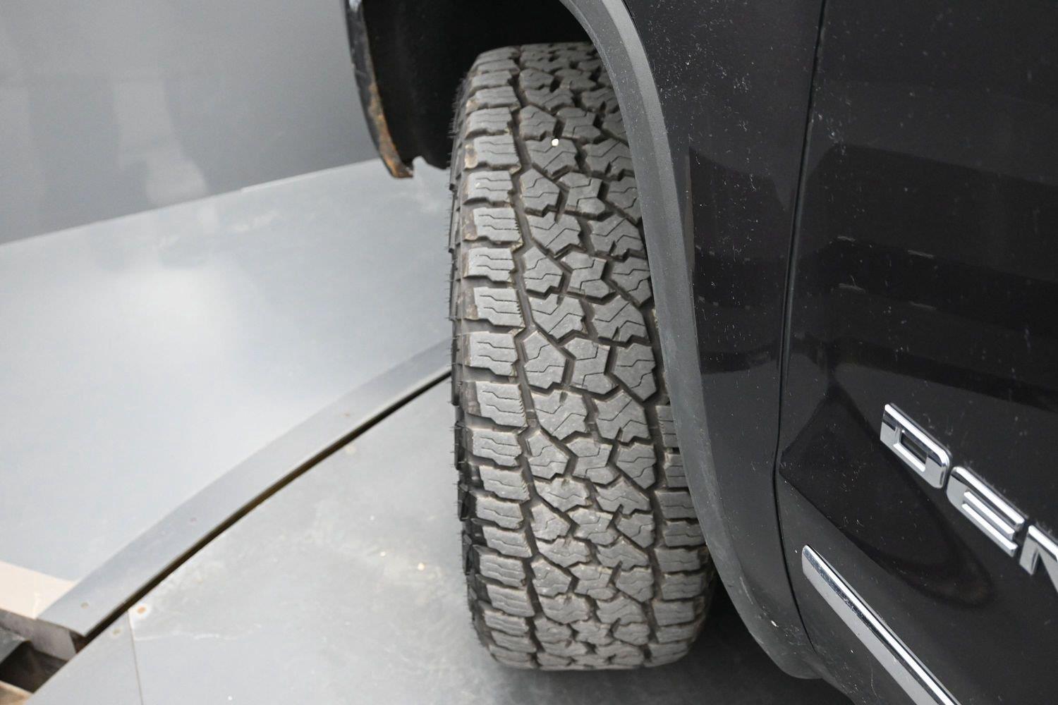 Used 2014 Iridium Metallic GMC Denali image 5