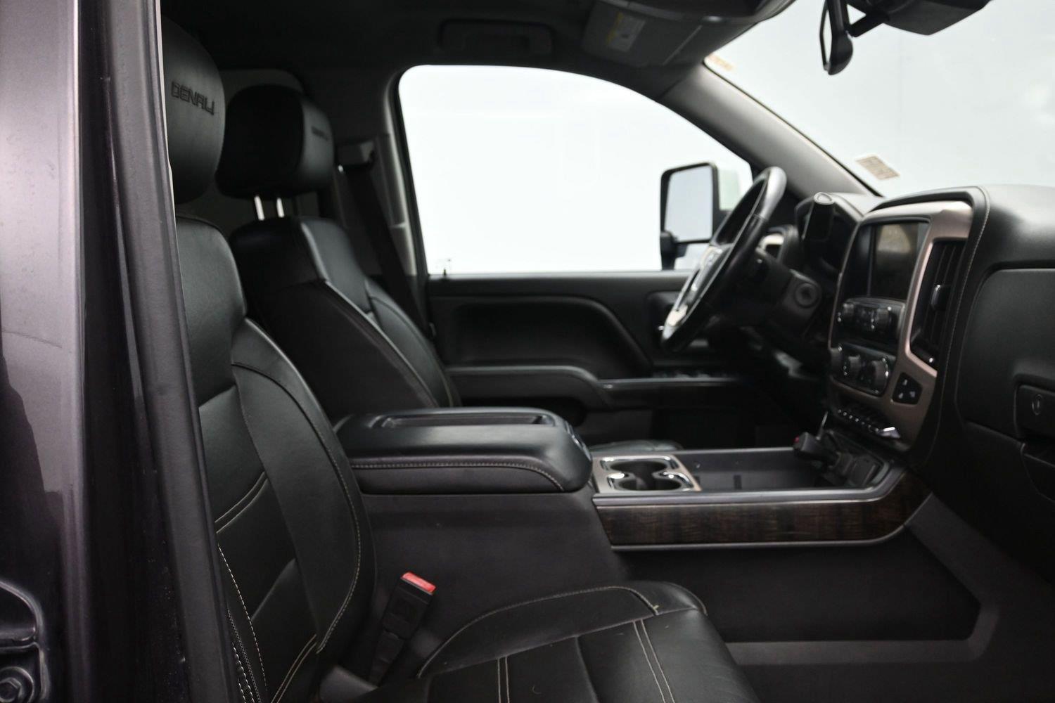 Used 2014 Iridium Metallic GMC Denali image 10