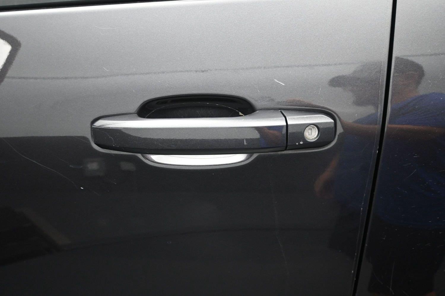 Used 2014 Iridium Metallic GMC Denali image 16