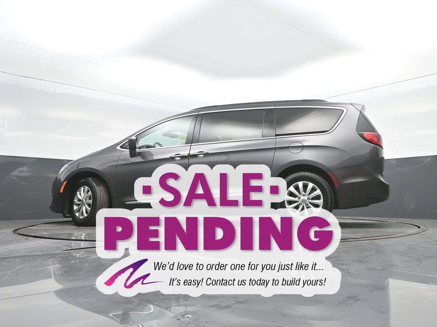 Used 2017 Granite Crystal Metallic Clearcoat Chrysler Touring-L image 30