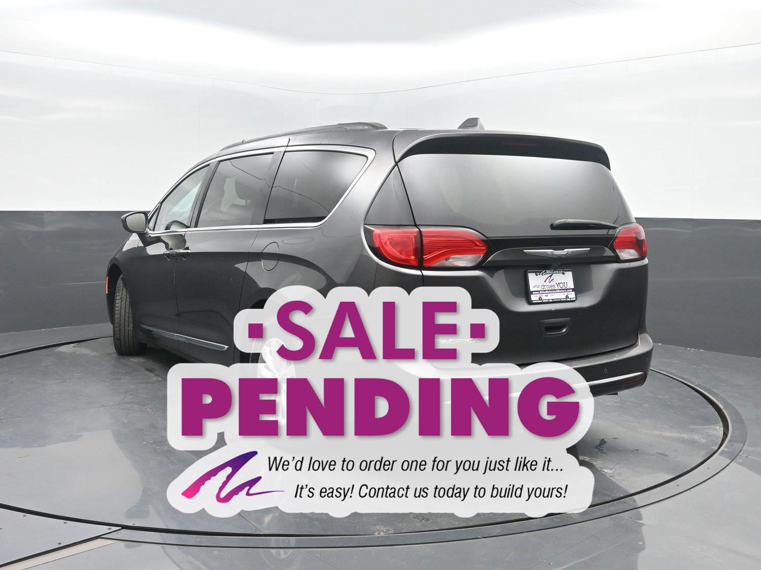 Used 2017 Granite Crystal Metallic Clearcoat Chrysler Touring-L image 40
