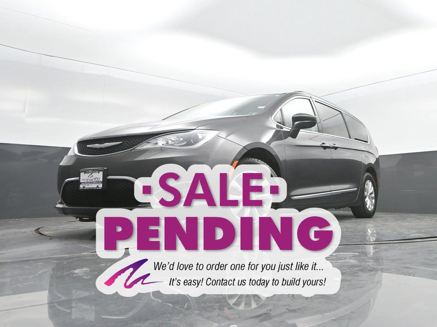 Used 2017 Granite Crystal Metallic Clearcoat Chrysler Touring-L image 41