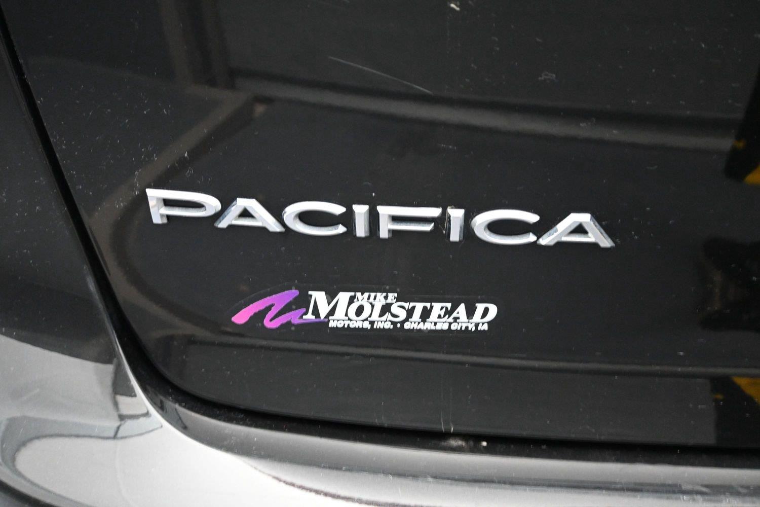 Used 2023 Brilliant Black Crystal Pearlcoat Chrysler Touring L image 14