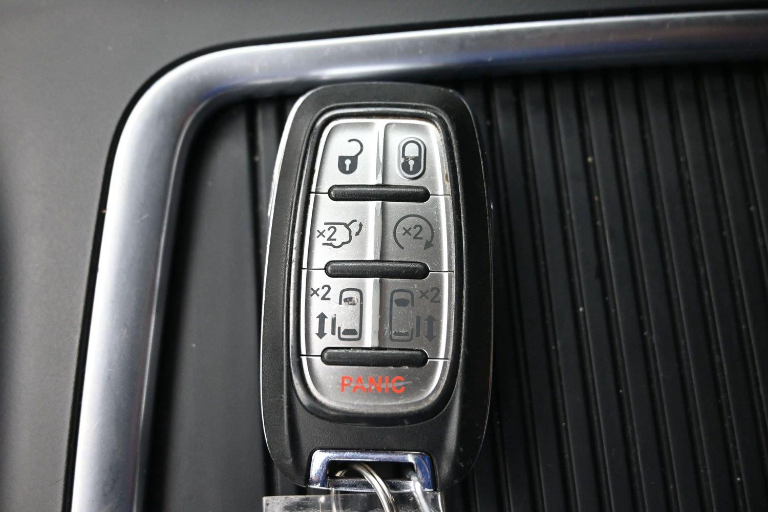 Used 2023 Brilliant Black Crystal Pearlcoat Chrysler Touring L image 31