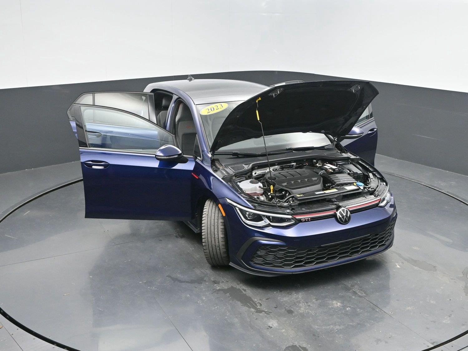 Used 2023 Atlantic Blue Metallic Volkswagen SE image 37
