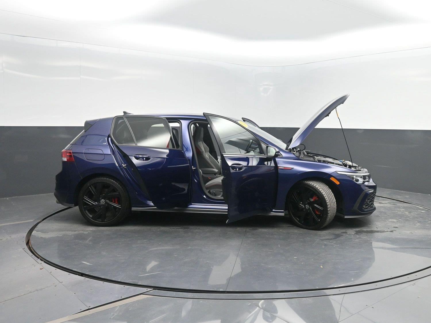 Used 2023 Atlantic Blue Metallic Volkswagen SE image 39