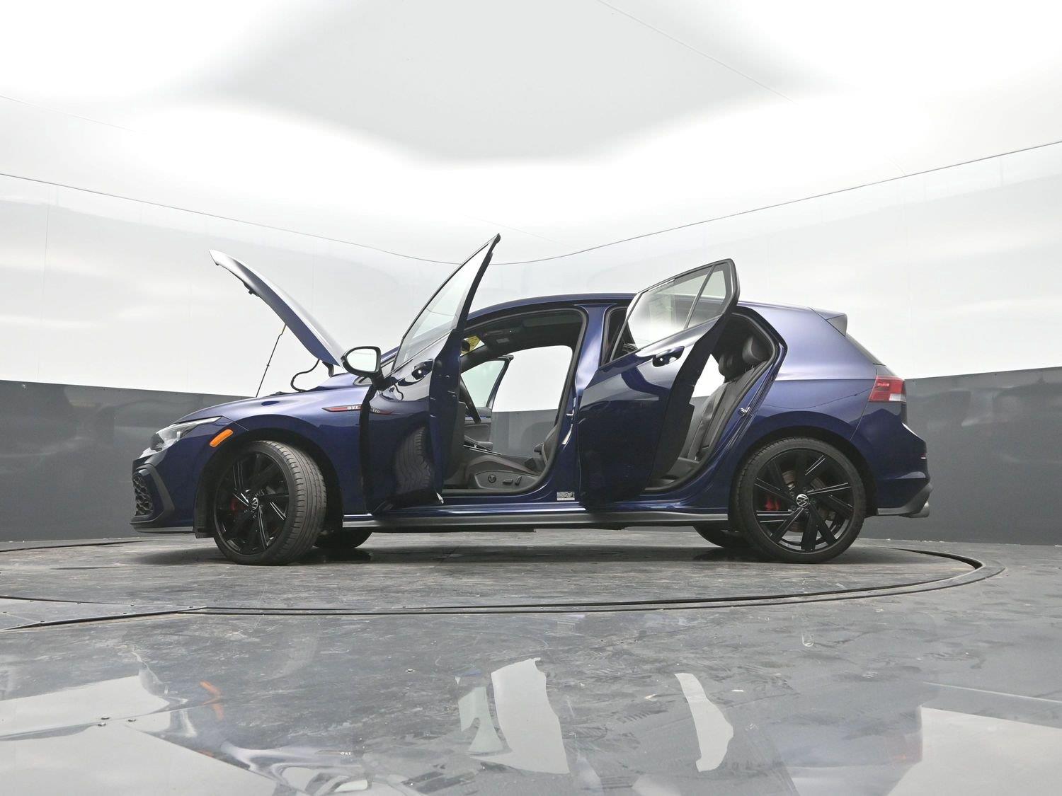Used 2023 Atlantic Blue Metallic Volkswagen SE image 42