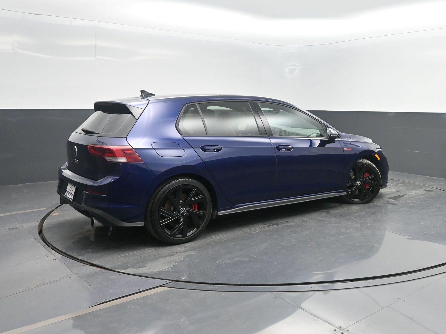 Used 2023 Atlantic Blue Metallic Volkswagen SE image 2