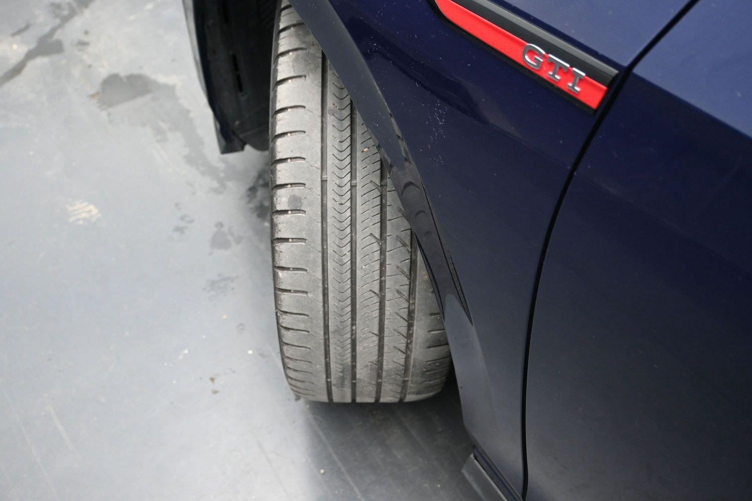 Used 2023 Atlantic Blue Metallic Volkswagen SE image 5