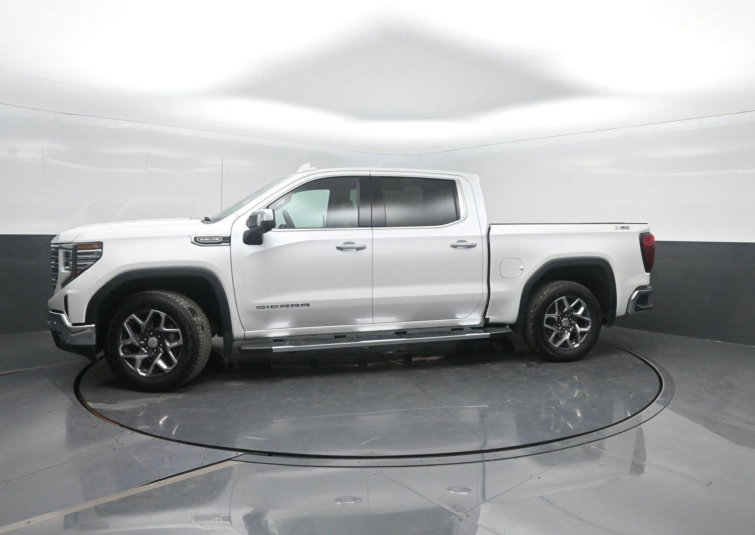 White Frost Tricoat 2024 GMC Sierra 1500 Pickup Truck Four-Wheel Drive Automatic