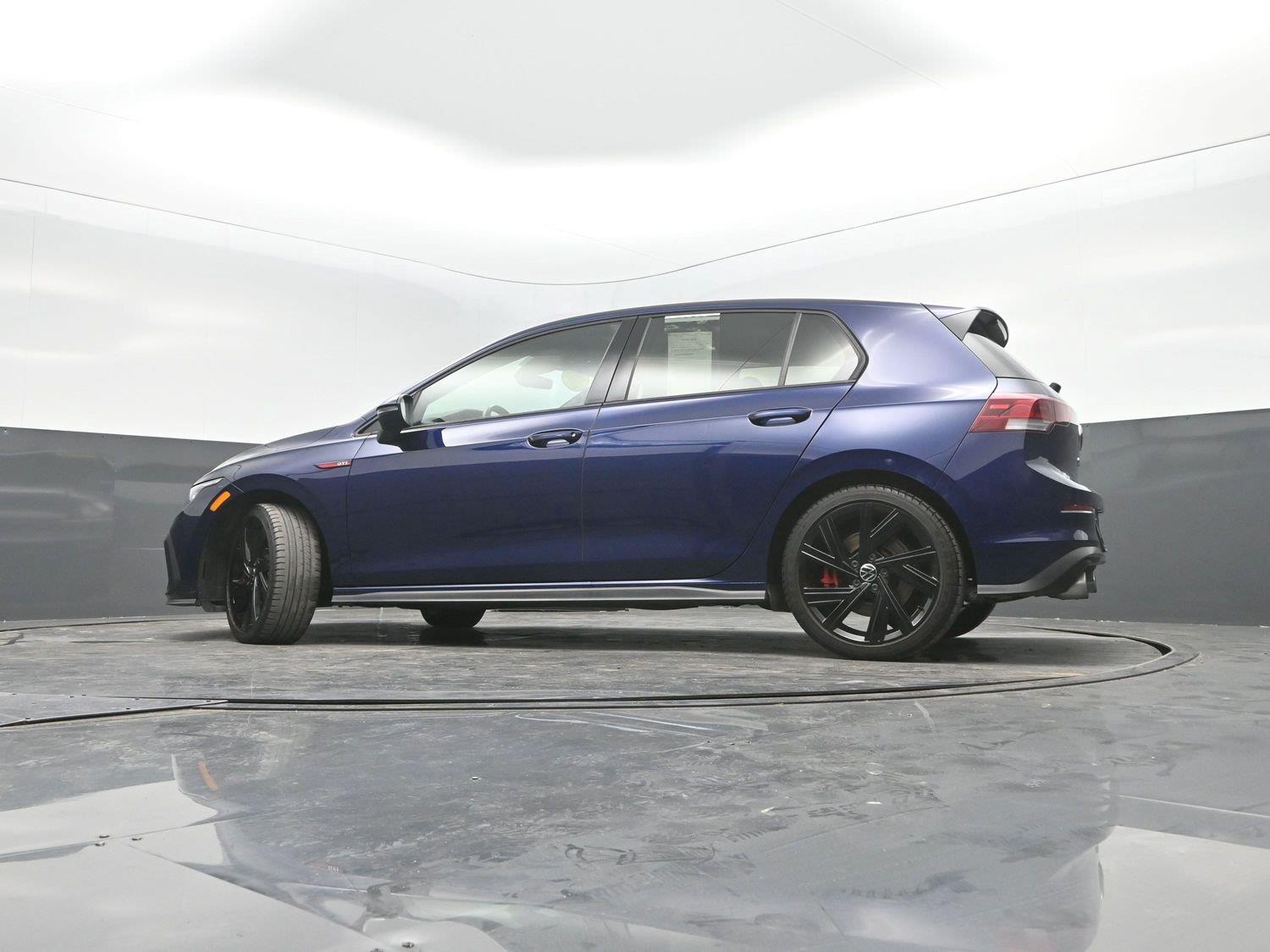 Used 2023 Atlantic Blue Metallic Volkswagen SE image 25