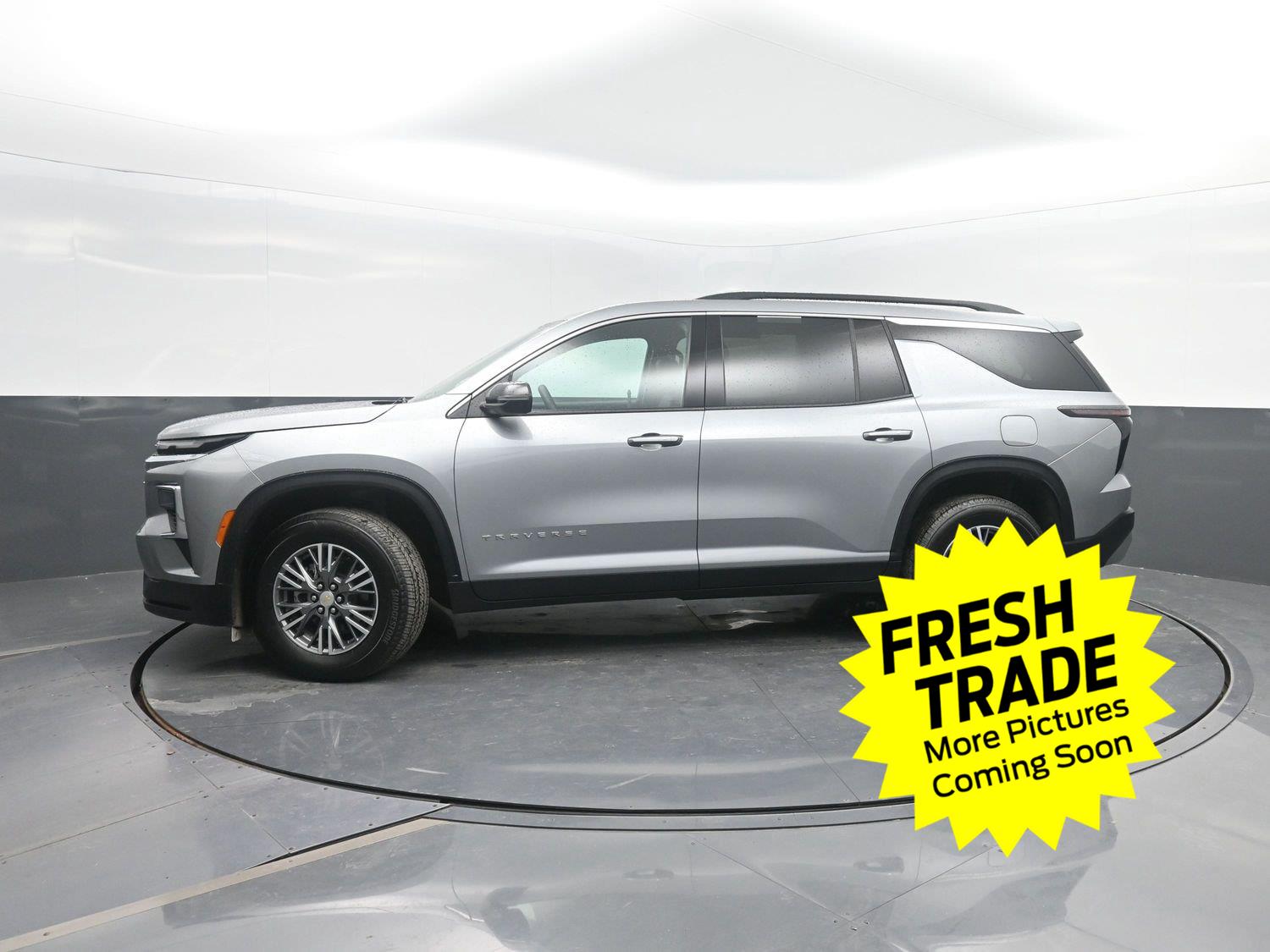 Sterling Gray Metallic 2025 Chevrolet Traverse SUV / Crossover Four-Wheel Drive 8-Speed Automatic