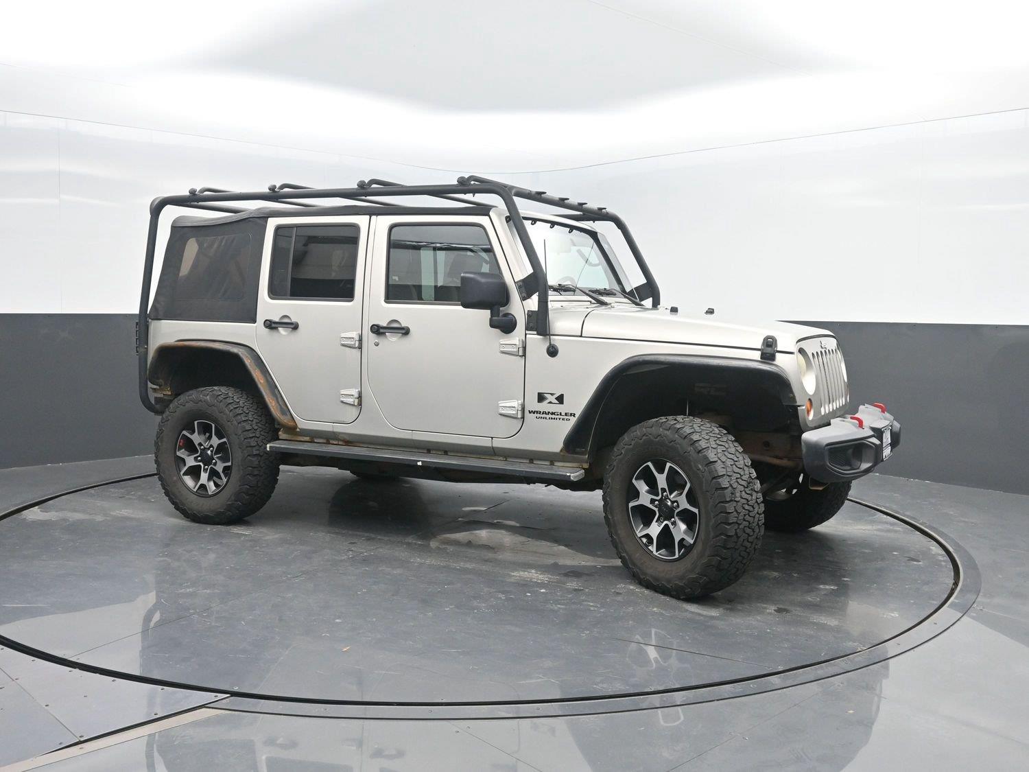 Used 2007 Bright Silver Metallic Jeep Unlimited X image 4