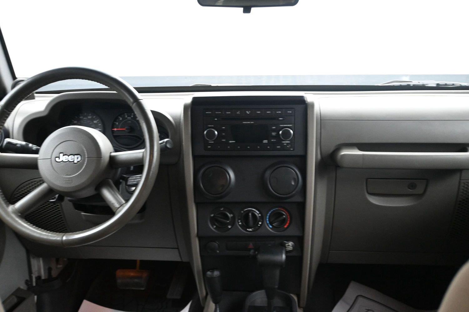 Used 2007 Bright Silver Metallic Jeep Unlimited X image 12