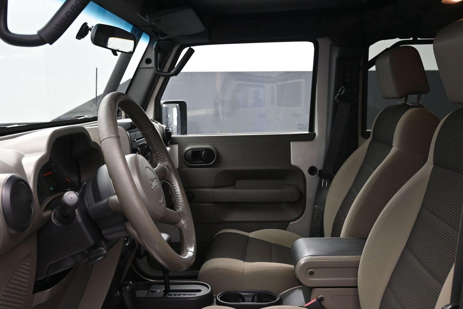 Used 2007 Bright Silver Metallic Jeep Unlimited X image 15