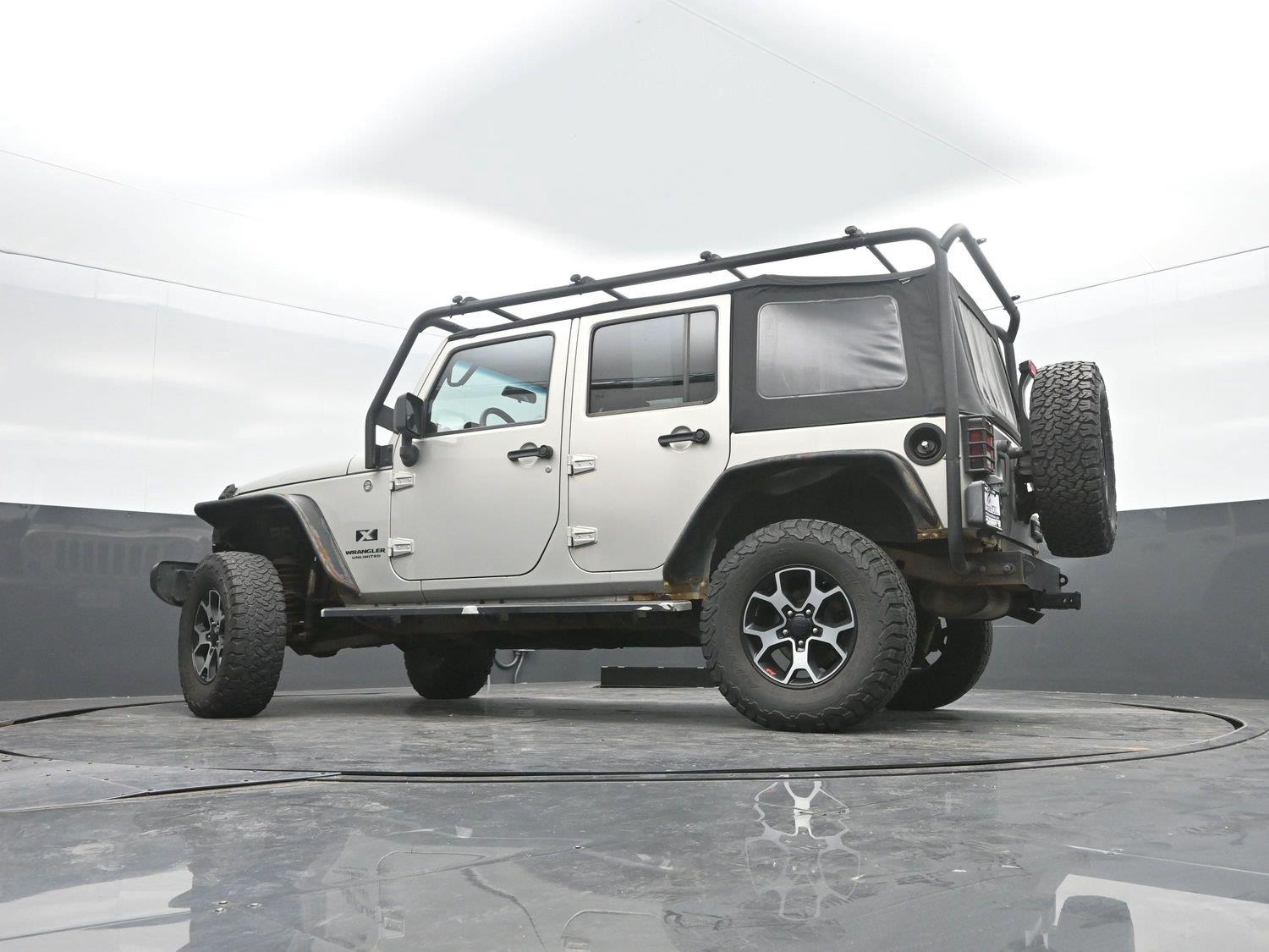 Used 2007 Bright Silver Metallic Jeep Unlimited X image 23