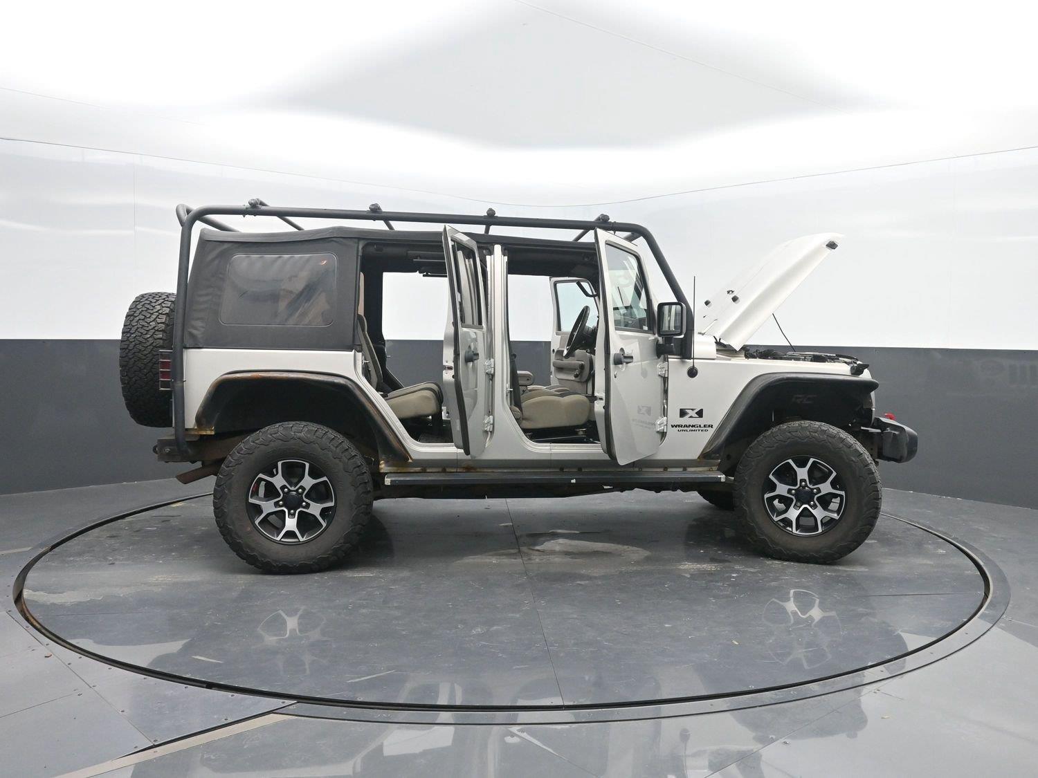 Used 2007 Bright Silver Metallic Jeep Unlimited X image 36