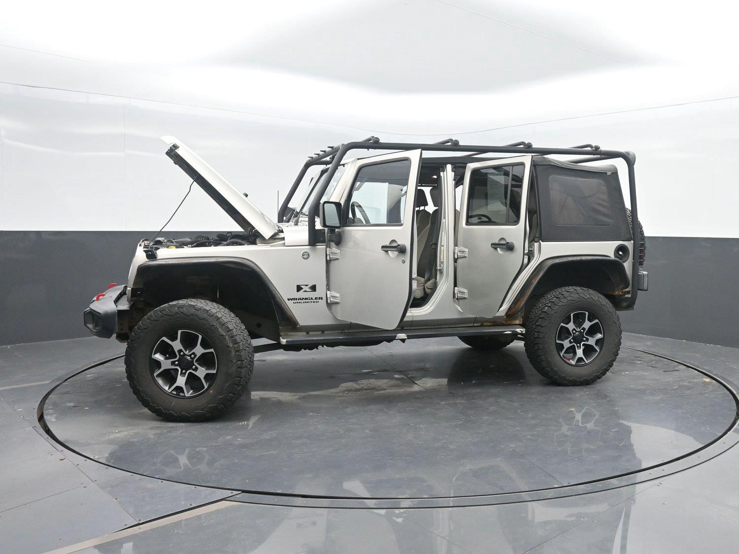 Used 2007 Bright Silver Metallic Jeep Unlimited X image 37