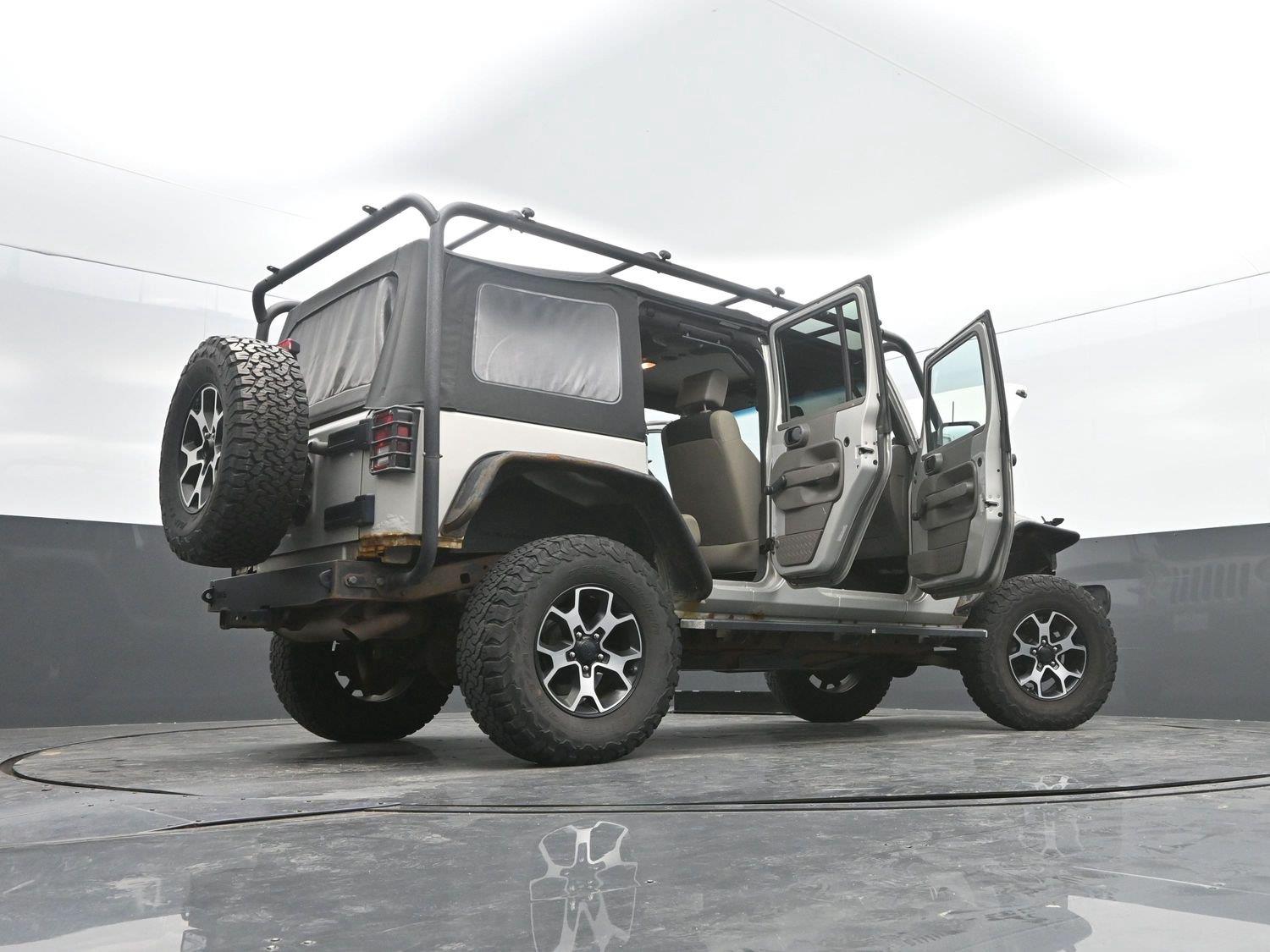 Used 2007 Bright Silver Metallic Jeep Unlimited X image 38