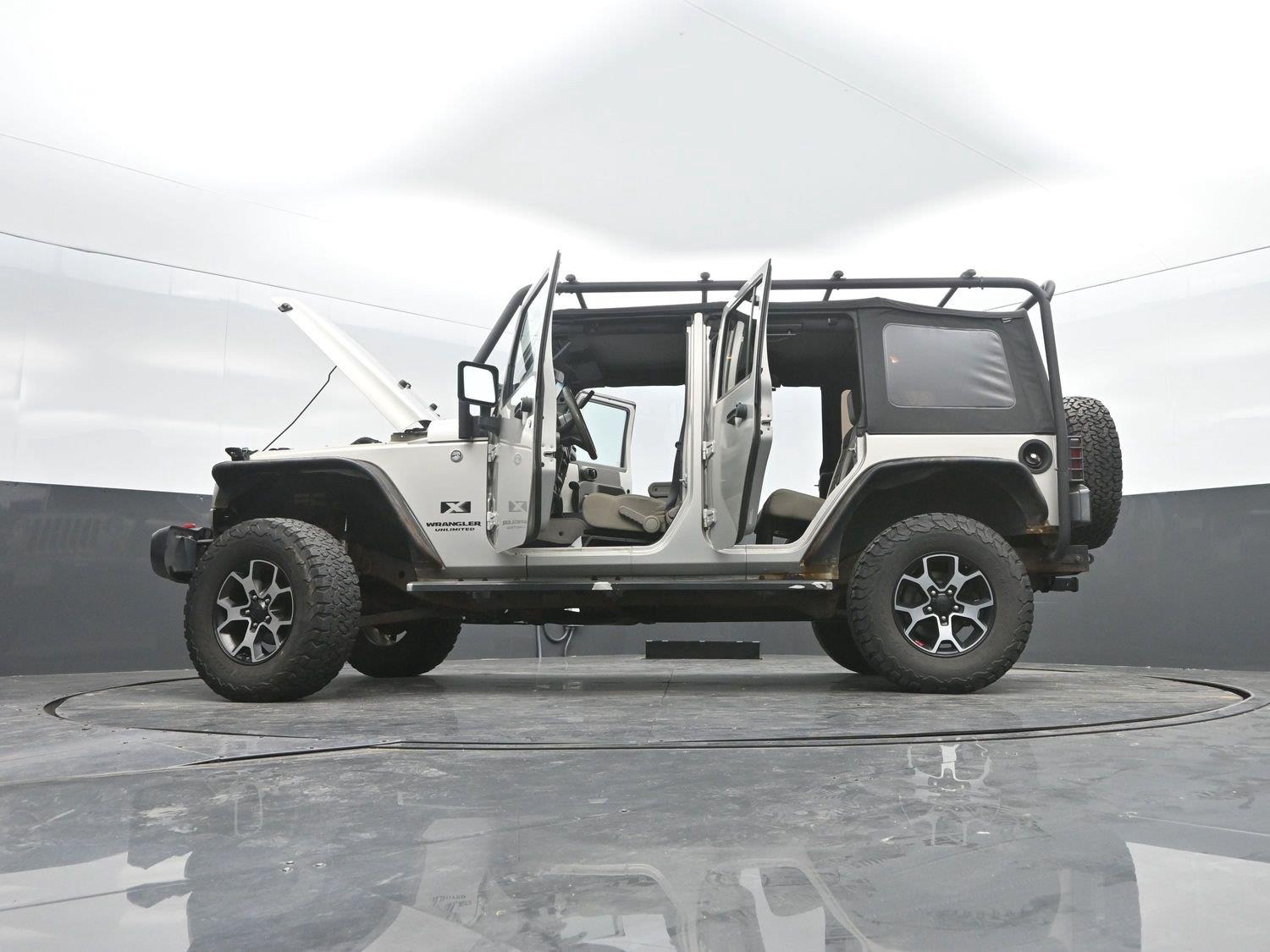Used 2007 Bright Silver Metallic Jeep Unlimited X image 39