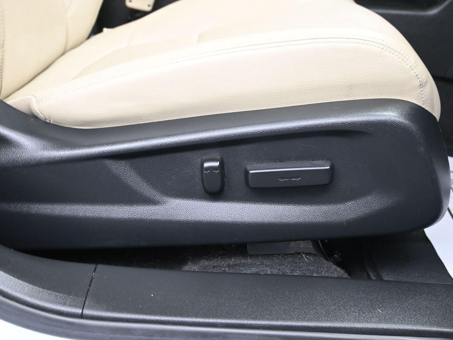 Used 2018 Platinum White Pearl Honda Touring image 10