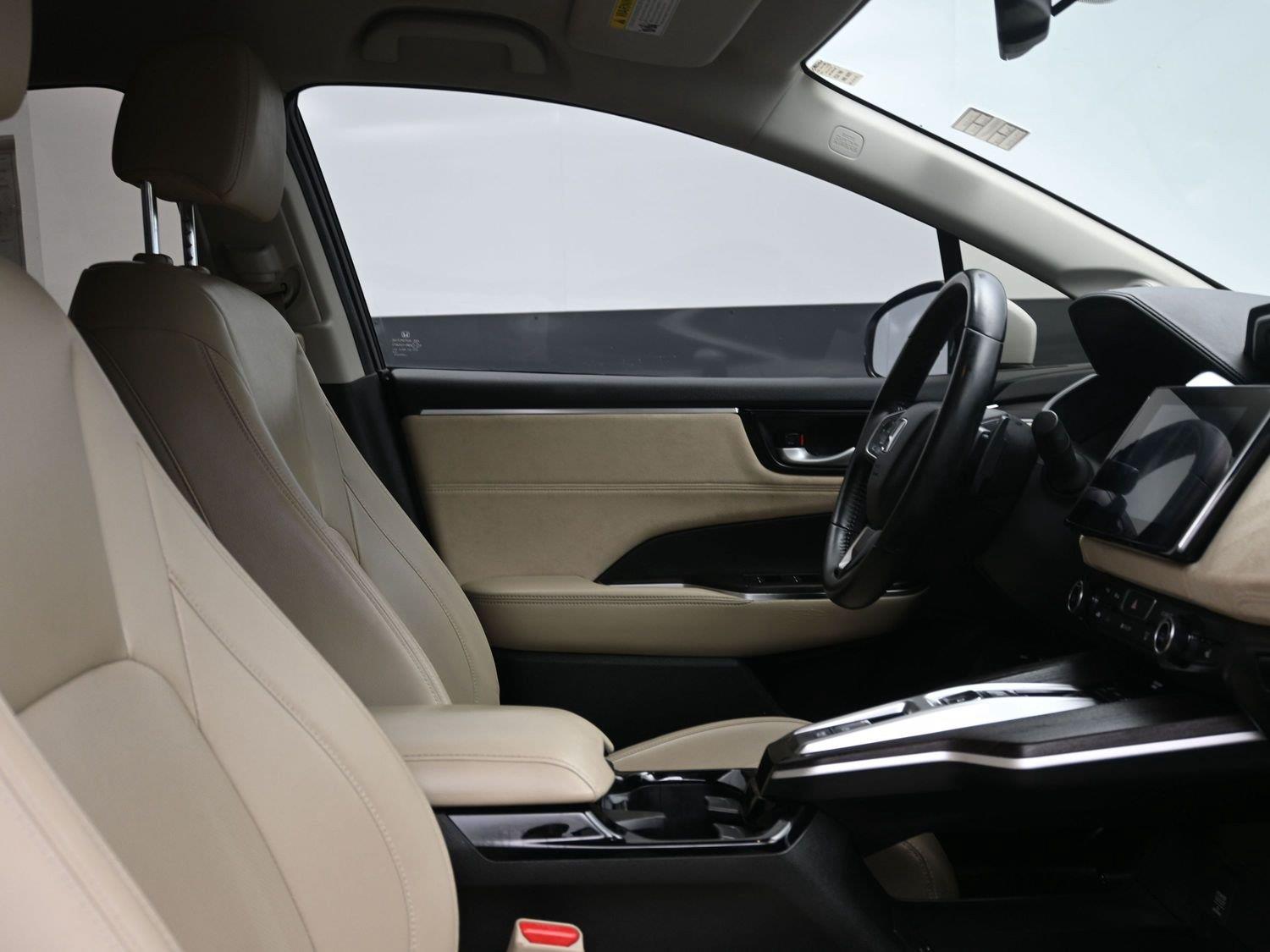Used 2018 Platinum White Pearl Honda Touring image 11