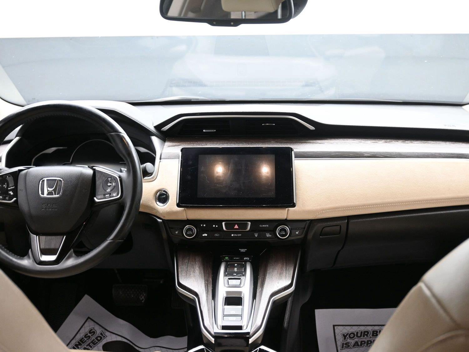 Used 2018 Platinum White Pearl Honda Touring image 14