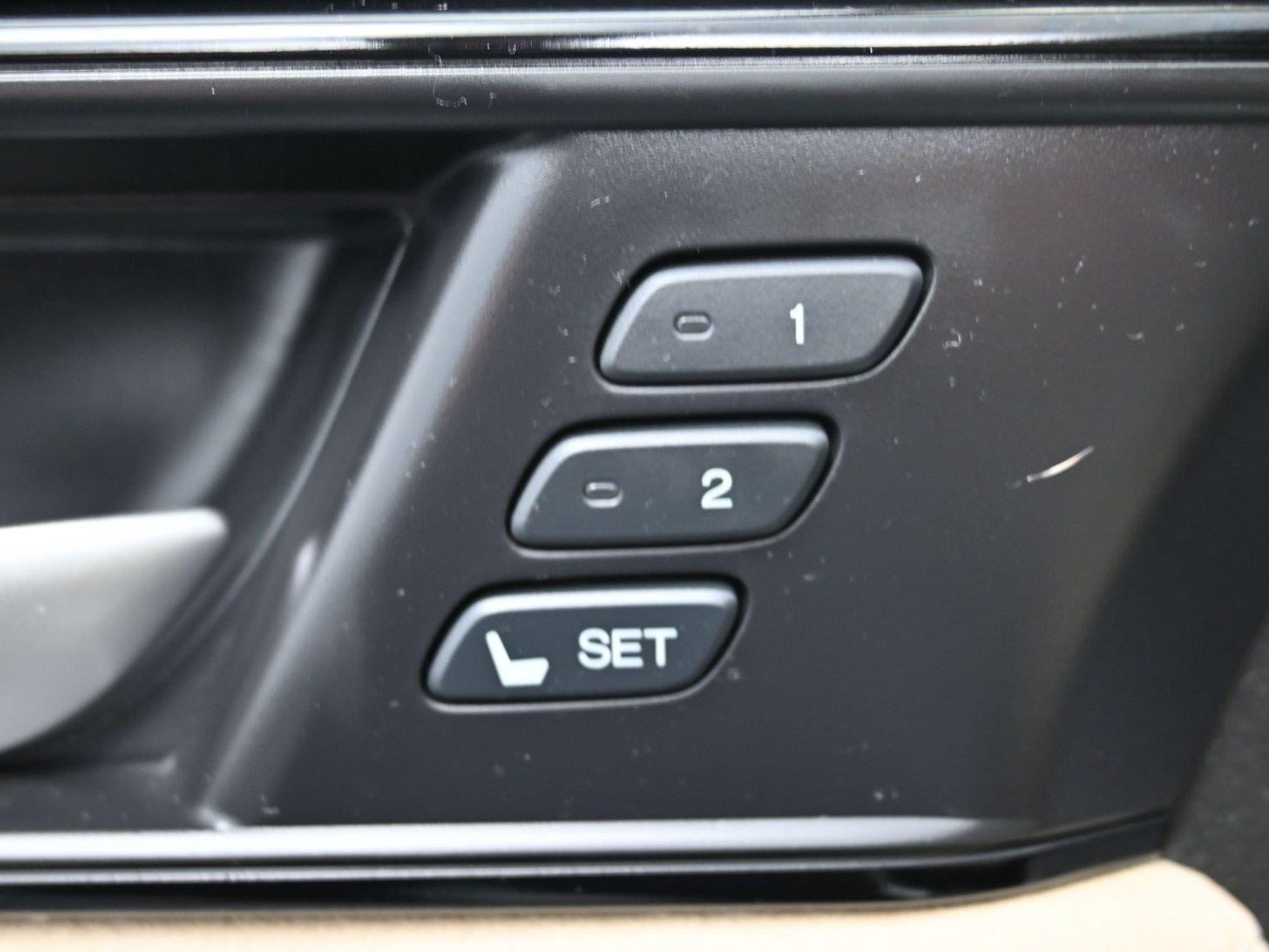 Used 2018 Platinum White Pearl Honda Touring image 21
