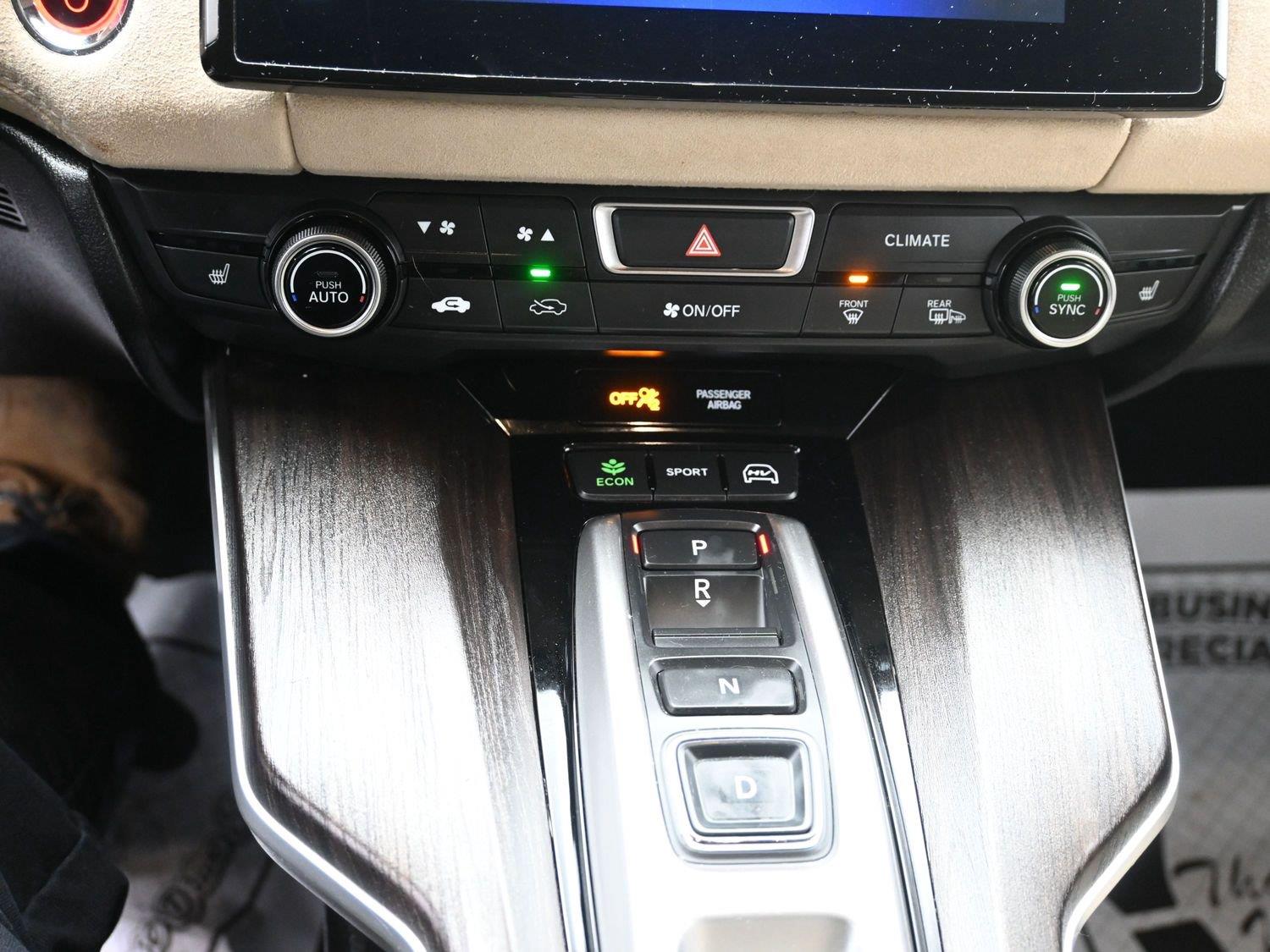 Used 2018 Platinum White Pearl Honda Touring image 30